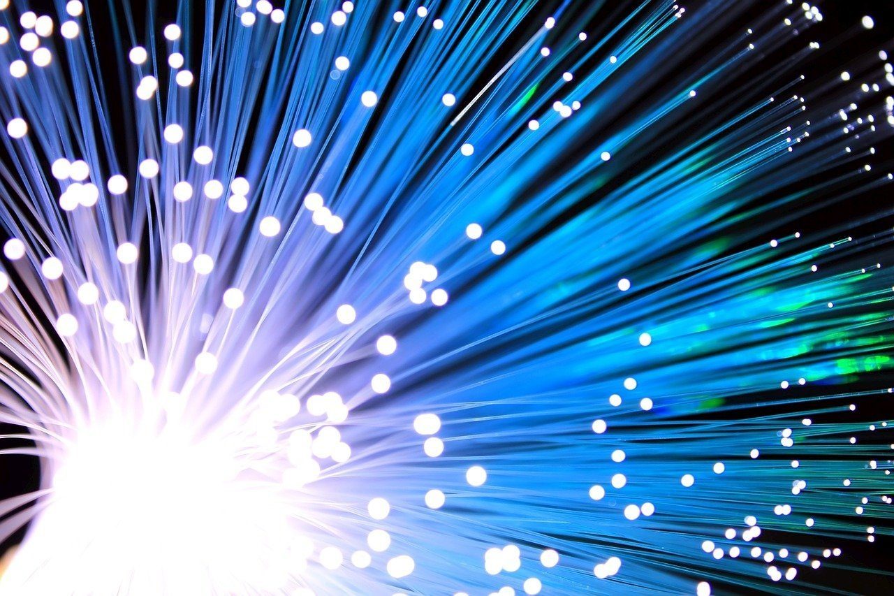 Fiber optic 2749588 1280